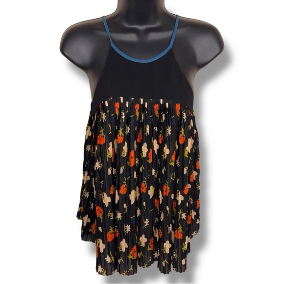 Small Cooperative Pleated Floral Flowy Tank Top Womens Black Red Stretch - Picture 1 of 12